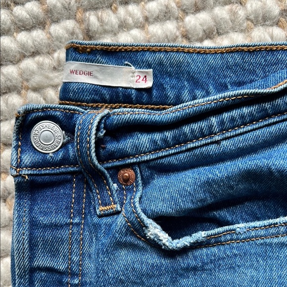 LEVI’S High Rise Wedgie Jean - Picture 3 of 6